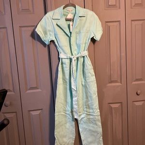 Cute green jumpsuit!